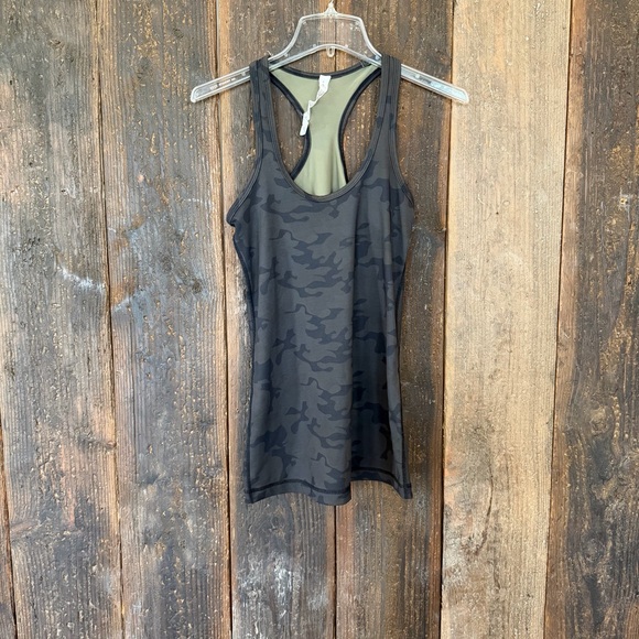 lululemon athletica Women's Camo Tank Top - Green - Picture 3 of 7